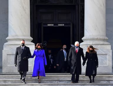 indian-village-cheers-for-harris-before-swearing-in-as-us-vice-president