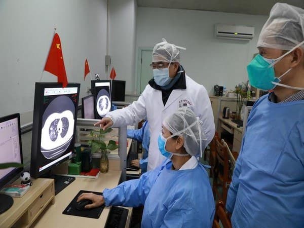 Chinese doctor who broke news on "SARS-like" disease dies of Coronavirus - https://cdn.connectfm.ca/FFAE6FF9-C643-4770-82A6-9BDF00D2EB73_Story465982_674816.jpg