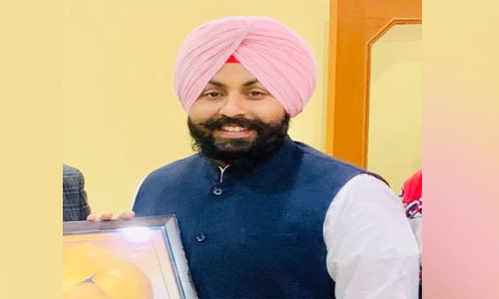 the-shiromani-akali-dal-demanded-the-dismissal-of-harjot-bains-in-the-cyber-scam-case