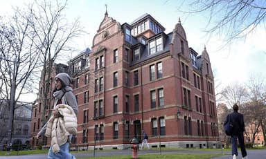 trump-administration-bars-harvard-from-enrolling-foreign-students