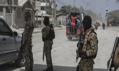 200-additional-kenyan-police-arrive-in-haiti-to-help-fight-gangs