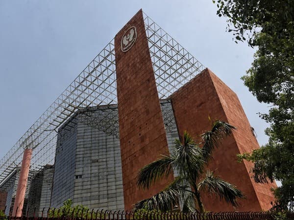 lic-to-make-stock-market-debut-on-tuesday-shares-may-list-below-issue-price