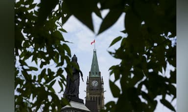 ottawa-announces-its-further-reducing-the-number-of-international-student-permits