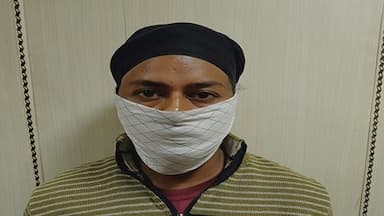 delhi-police-arrests-wanted-accused-in-red-fort-violence-case-recovers-2-swords
