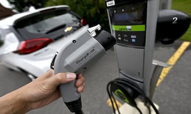 environment-group-warns-against-repealing-federal-electric-vehicle-mandate