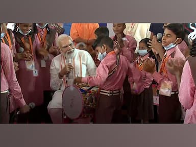 pm-modi-interacts-with-school-children-in-varanasi-encourages-them-to-develop-their-talents