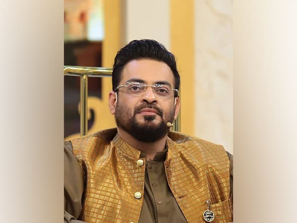 pakistans-popular-tv-host-amir-liaquat-dies-at-49-under-mysterious-circumstances