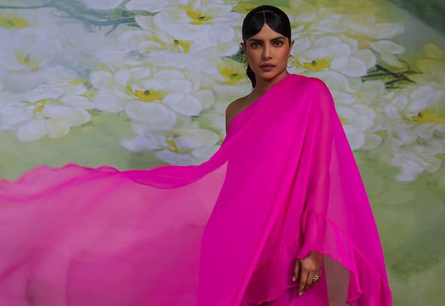 A case of mistaken identity - https://cdn.connectfm.ca/Priyanka-Chopra-Jonas.jpg
