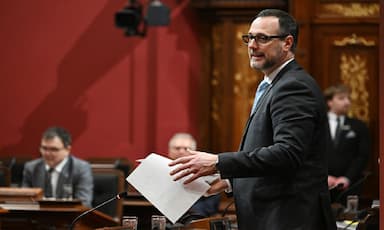 quebec-government-bans-gender-neutral-pronouns-in-official-state-documents