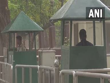 rain-brings-welcome-respite-from-sweltering-heat-for-delhi
