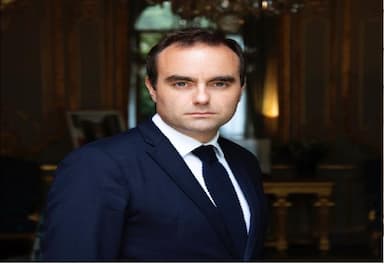 french-pm-resigns-hours-after-naming-government-plunging-france-further-into-political-chaos