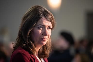 alberta-government-presents-plan-to-exit-canada-pension-plan