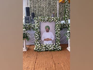 moose-wala-killing-politicians-fans-join-singers-family-at-bhog-ceremony-in-mansa