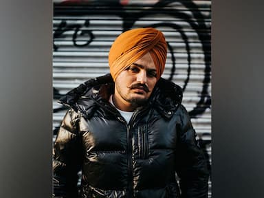 sidhu-moose-wala-was-hit-by-around-25-bullets-gunpowder-found-on-his-body