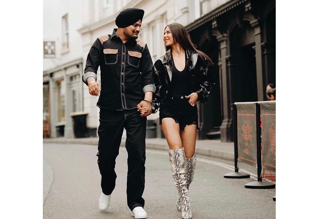 sonam-bajwa-and-sidhu-moosewala-are-on-the-right-track
