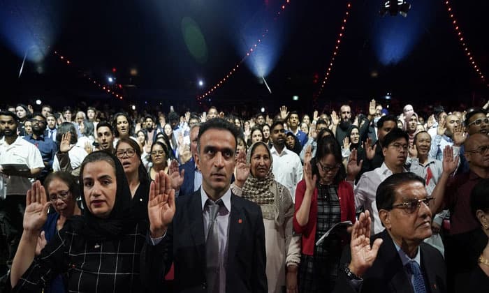 canadas-population-declines-in-late-2025-amid-slowdown-in-non-permanent-residents-statcan