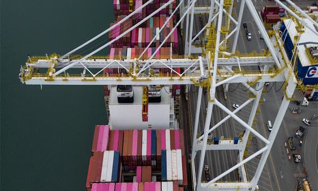 Canada's economy grew 0.3% in May, second-quarter annualized growth estimated at 3.4% - https://cdn.connectfm.ca/Statistics-Canada_2026-07-31-135212_bmuj.jpg