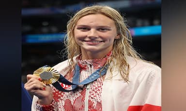 canadas-swimmer-summer-mackintosh-created-history-in-the-paris-olympics