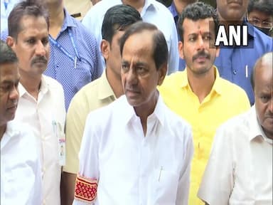 kcr-meets-deve-gowda-says-there-will-be-change-at-national-level-after-2024-polls