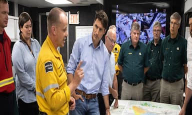 trudeau-meets-officials-evacuees-following-jasper-wildfire