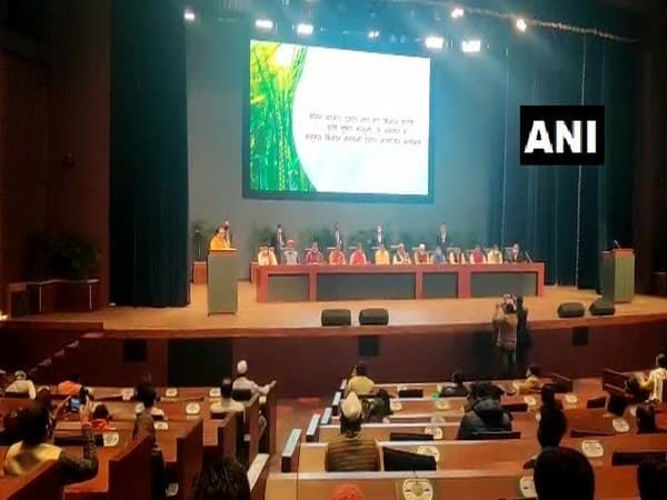 Leaders of around 25 farmer organisations meet Tomar, support new farm laws - https://cdn.connectfm.ca/agriculture-farm-laws_HHpIpkn.jpg