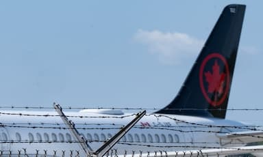 air-canada-flight-attendants-picketing-at-airports