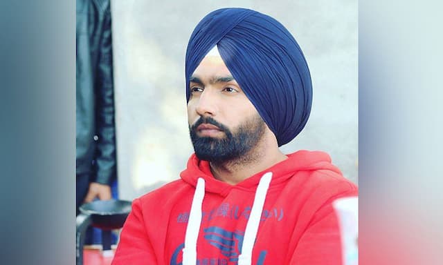 A Father’s Fear Across Borders: Ammy Virk’s Plea for Peace - https://cdn.connectfm.ca/ammy-virk_2026-03-04-160842_suot.jpg