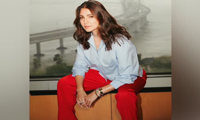 a-rare-appearance-by-anushka