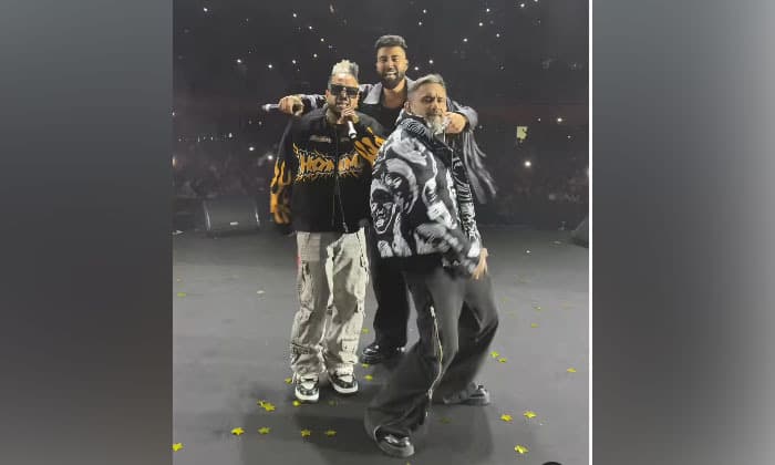 ap-dhillon-performs-with-honey-singh