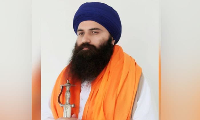 bhai-amritpal-singh-and-sarabjit-singh-stand-in-favor-of-khalsa-daduwal-appeal-to-defeat-harsimrat-badal