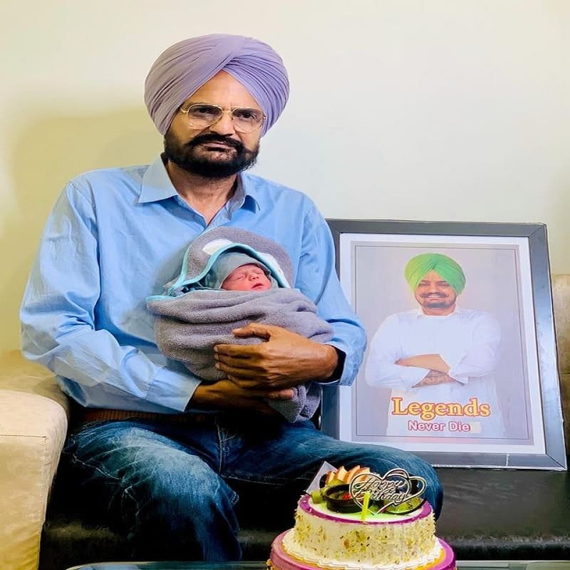 sidhu-moosewalas-father-accused-the-administration-of-harassing-him-regarding-the-legal-documents-of-the-newborn-child