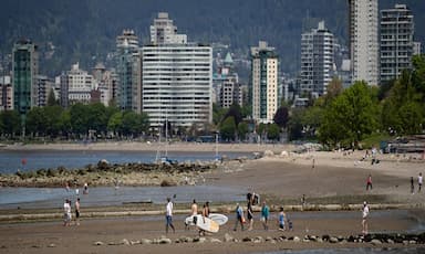 bodies-of-two-women-found-near-beaches-along-vancouvers-english-bay-police