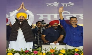 punjab-cm-mann-administers-oath-to-newly-elected-10-031-sarpanches-in-kejriwals-presence