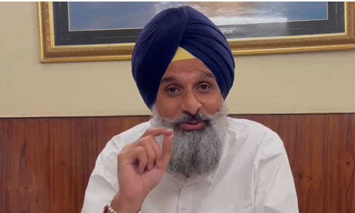 vigilance-takes-bikram-singh-majithia-into-custody