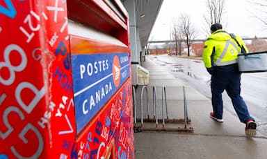 canada-post-to-make-new-offers-ahead-of-strike-deadline-union-says