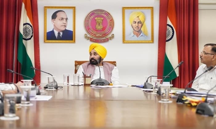 punjab-cm-bhagwant-mann-removes-close-aide-onkar-singh-as-his-osd