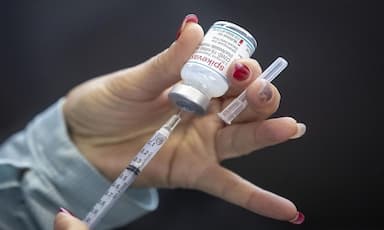 health-care-union-calls-for-alberta-government-to-halt-plan-to-limit-free-vaccines