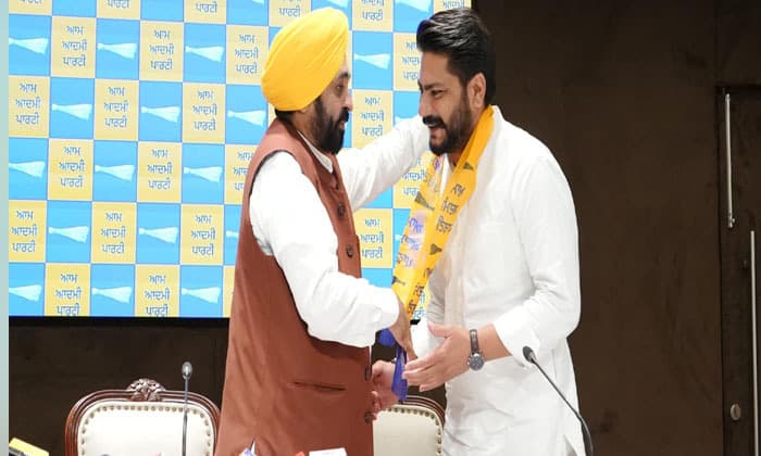dalvir-singh-goldy-joined-aam-aadmi-party