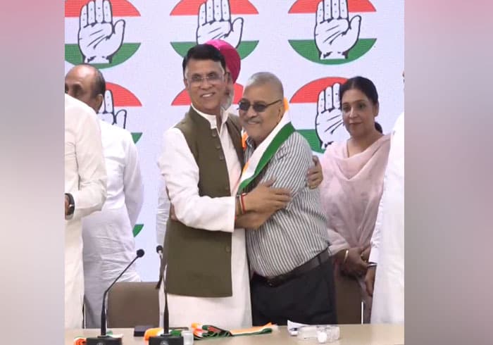 dr-dharamvir-gandhi-joined-the-congress