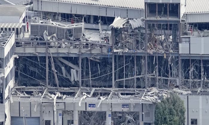 more-than-100-aftershocks-follow-powerful-earthquake-in-japans-kyushu-region-death-toll-rises-to-13