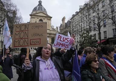 french-senate-approves-a-bill-to-make-abortion-a-constitutional-right