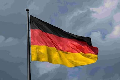 german-farmers-and-their-tractors-throng-berlin-in-a-protest-against-fuel-subsidy-cuts