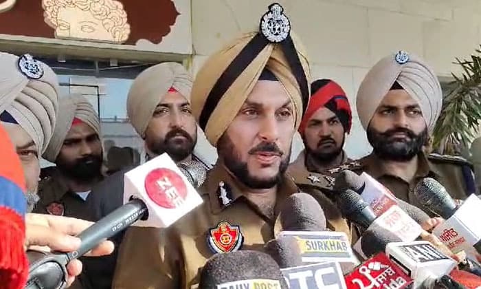 police-commissioner-issues-statement-following-attack-on-sukhbir-singh-badal