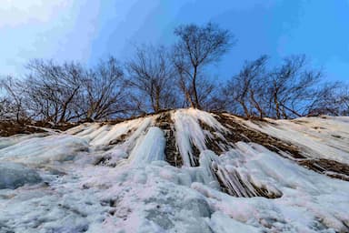 calgary-man-dead-after-falling-through-ice-on-bow-river