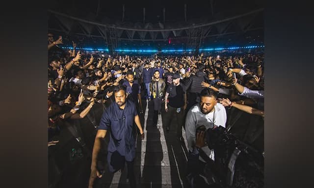 Cheers, Chaos and Comebacks: Karan Aujla’s Tour Takes a Turbulent Turn - https://cdn.connectfm.ca/karana-aoujla-copy.jpg