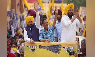 mega-road-show-of-chief-minister-mann-and-kejriwal-at-amritsar