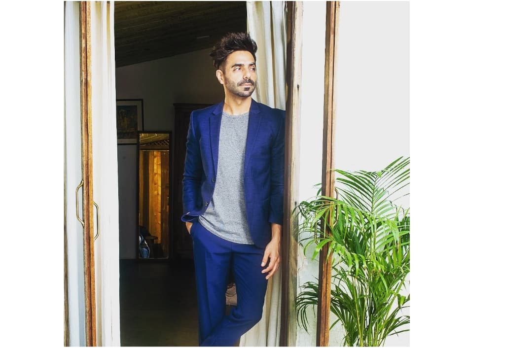 chaupai-sahib-sung-by-aparshakti-khurana-is-out-now