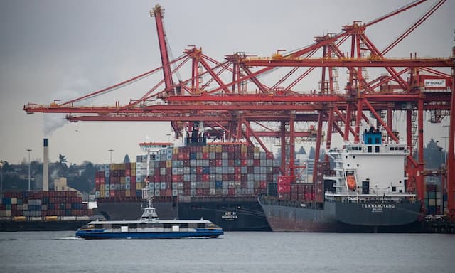Canada's trade deficit plunged in April as tariffs kicked in - https://cdn.connectfm.ca/largest-merchandise-trade.jpg