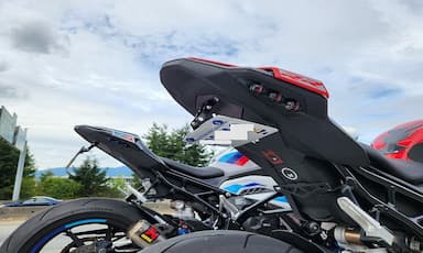 folding-licence-plates-and-stunt-riding-get-two-sport-bikes-ticketed-and-impounded
