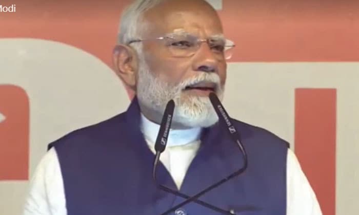 pm-modi-strongly-condemns-attack-on-hindu-temple-in-canada